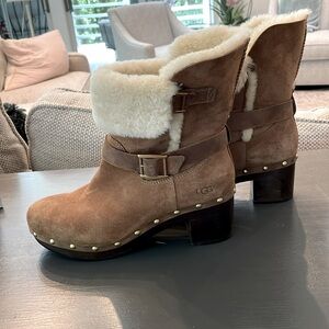 UGG Brea Chestnut Suede Pull On Clog Boots Size 9, EUC, Clean!